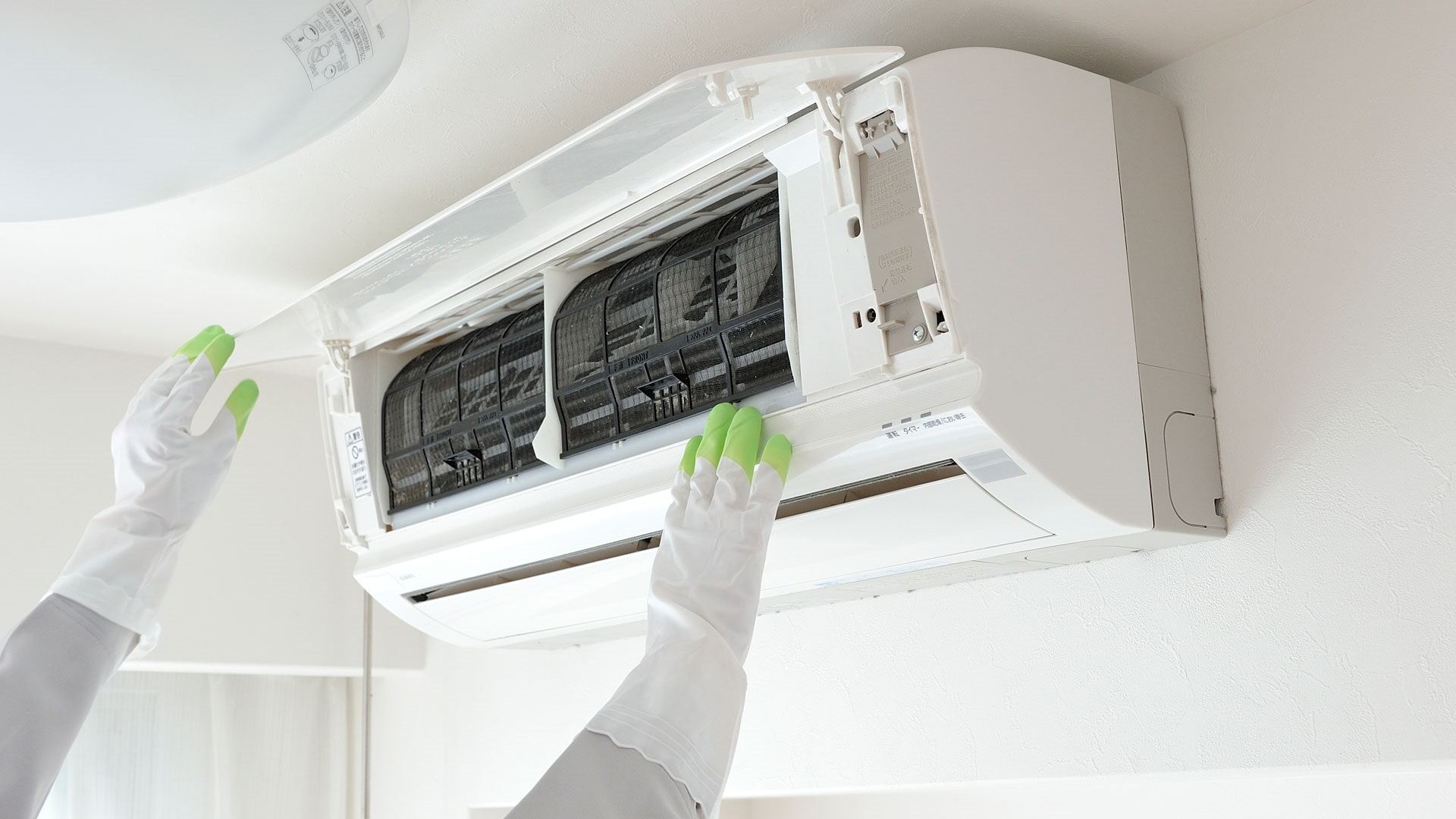 7 bước vệ sinh máy lạnh tại nhà nhanh chóng, tiện lợi