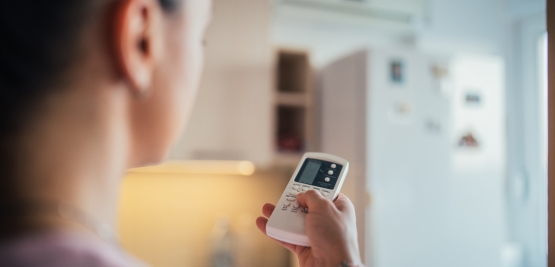 Tại sao máy lạnh tự mở? Nguyên nhân và cách khắc phục nhanh chóng